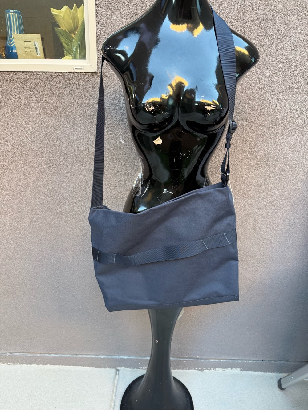 Away Nylon Travel Messenger Bag Condition: Excellent